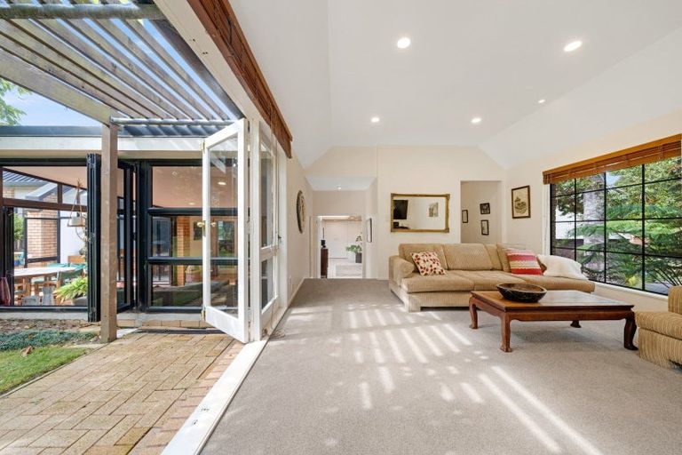 Photo of property in 151 Taupaki Road, Taupaki, Henderson, 0782