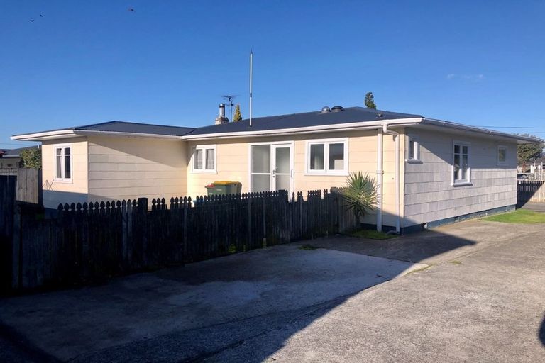 Photo of property in 3 Island View Road, Western Heights, Rotorua, 3015