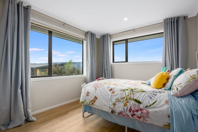 Photo of property in 13 Cosgrove Rise, Riverstone Terraces, Upper Hutt, 5018
