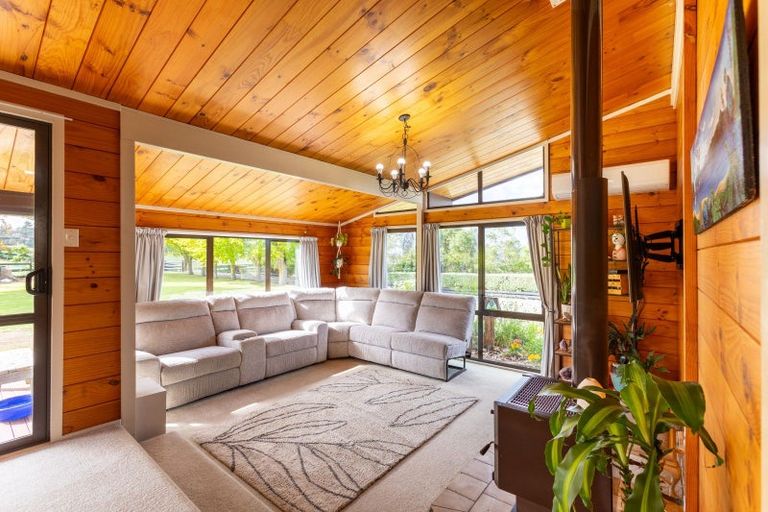 Photo of property in 47 Cowper Side Road, Dannevirke, 4976