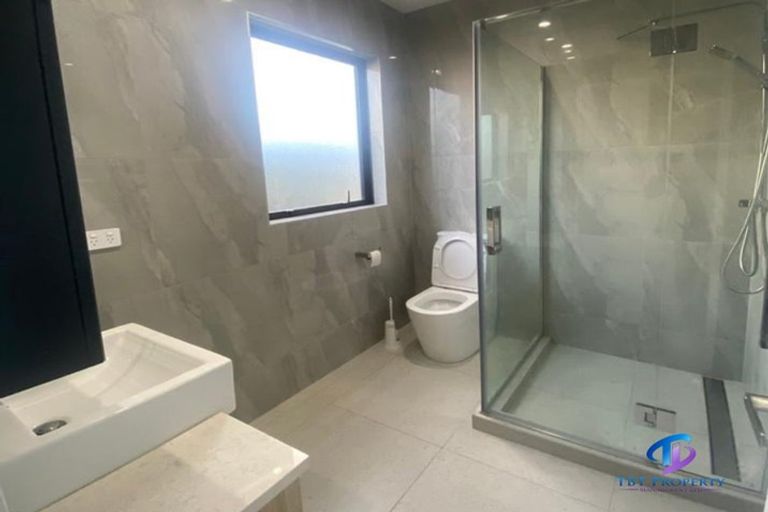 Photo of property in 36 Cambridge Terrace, Papatoetoe, Auckland, 2025