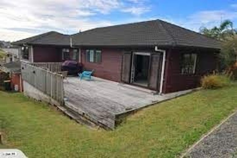 Photo of property in 21 Chadlington Avenue, Henderson, Auckland, 0612