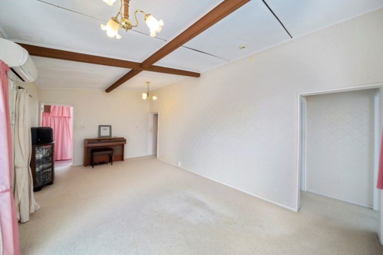 Photo of property in 43 Wynyard Street, Normanby, Hawera, 4614