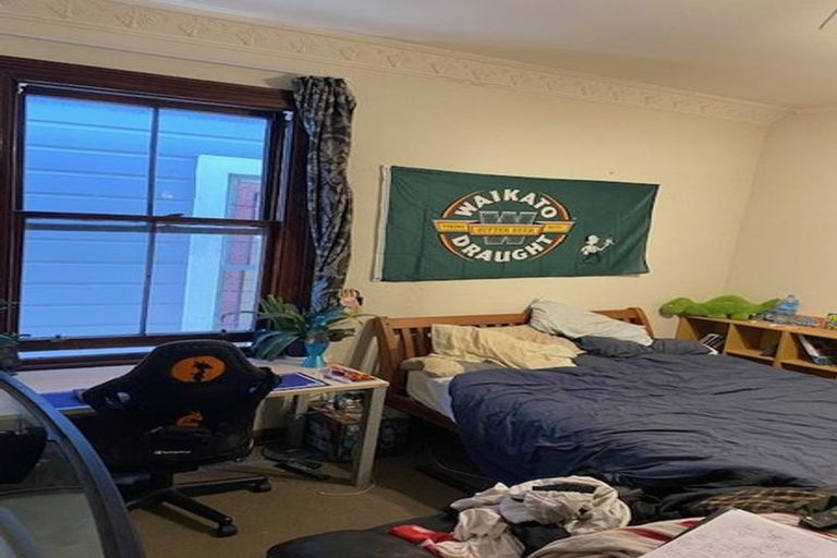 Photo of property in 1/27 Brougham Street, Mount Victoria, Wellington, 6011