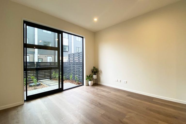 Photo of property in 3/327 Glengarry Road, Glen Eden, Auckland, 0602