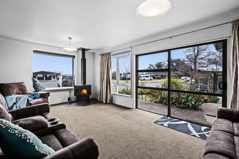 Photo of property in 166 Flaxmere Avenue, Flaxmere, Hastings, 4120