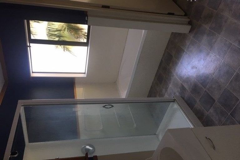 Photo of property in 10 O'sullivan Place, Waiuku, 2123