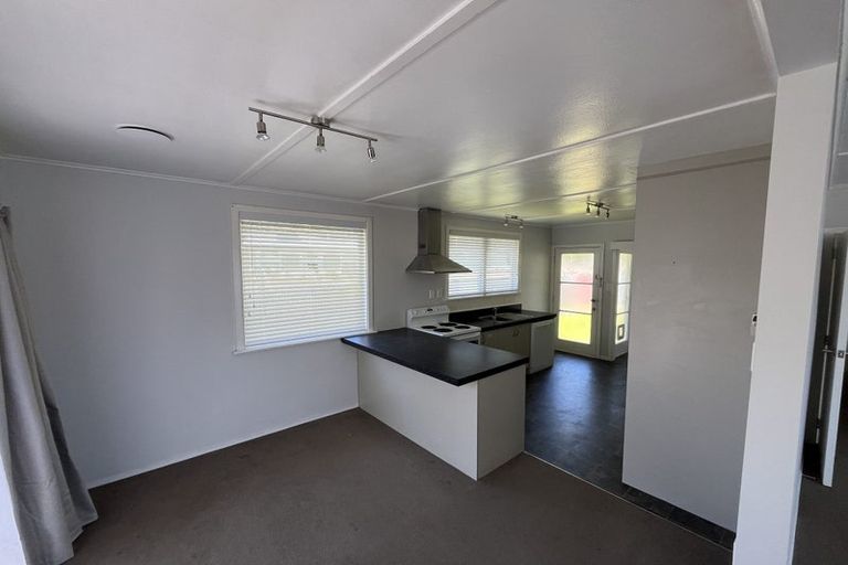 Photo of property in 40 Hillside Drive, Maoribank, Upper Hutt, 5018
