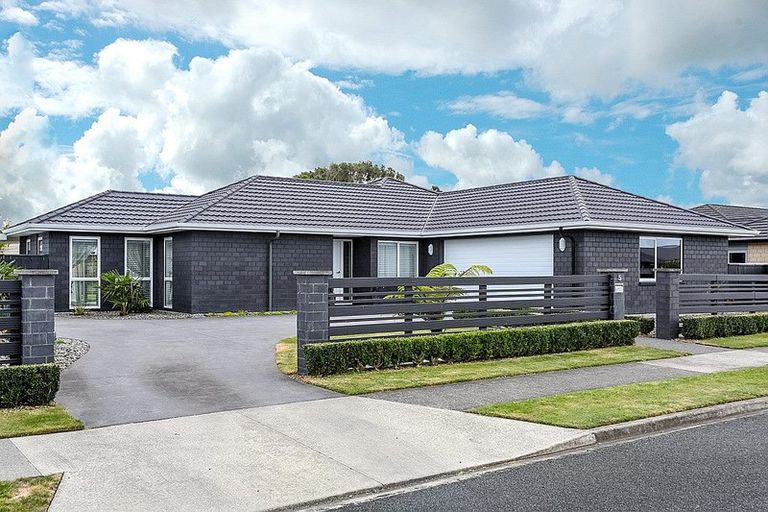 Photo of property in 5 Keene Drive, Bell Block, New Plymouth, 4312