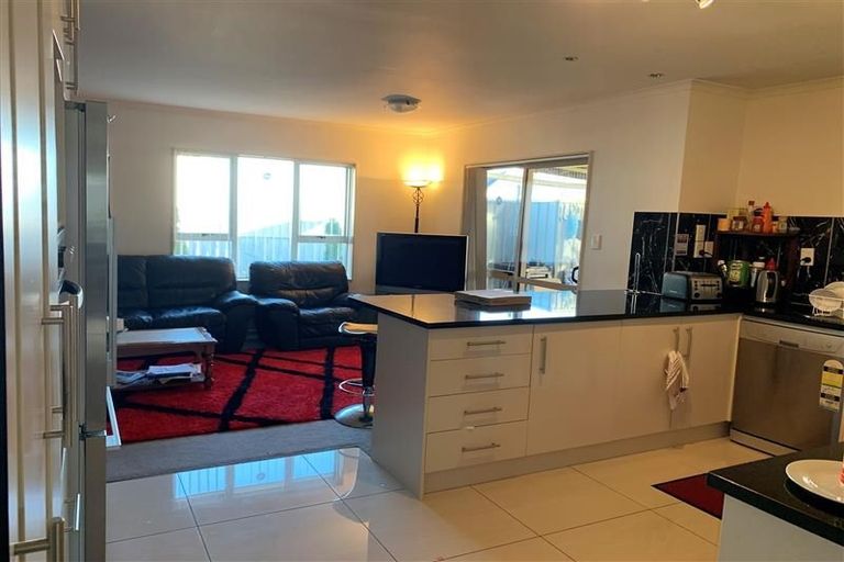 Photo of property in 3 Kirikiri Drive, Papakura, 2110