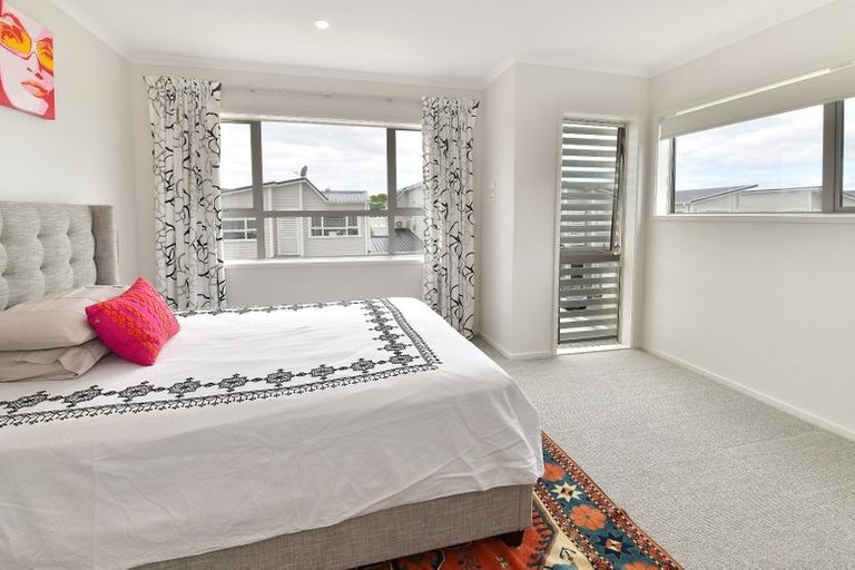 Photo of property in 17 Sanremo Lane, Stanmore Bay, Whangaparaoa, 0932