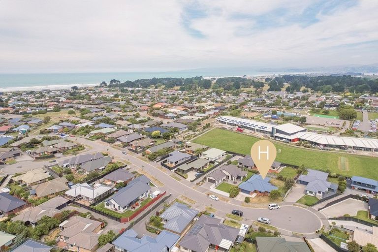Photo of property in 45 Surfers Place, North New Brighton, Christchurch, 8083