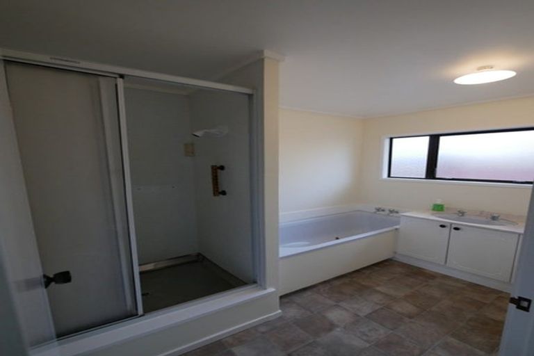 Photo of property in 2/27 Wellington Street, Papakura, 2110