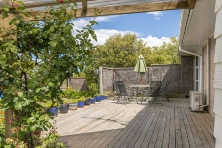 Photo of property in 28 Rosella Street, Broomfield, Christchurch, 8042