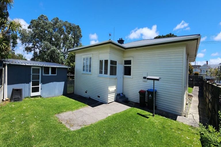 Photo of property in 49 Tawa Road, One Tree Hill, Auckland, 1061