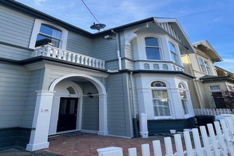 Photo of property in 18 Portland Crescent, Thorndon, Wellington, 6011