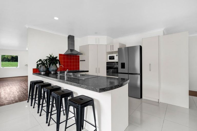 Photo of property in 24 Moulton Street, Moturoa, New Plymouth, 4310