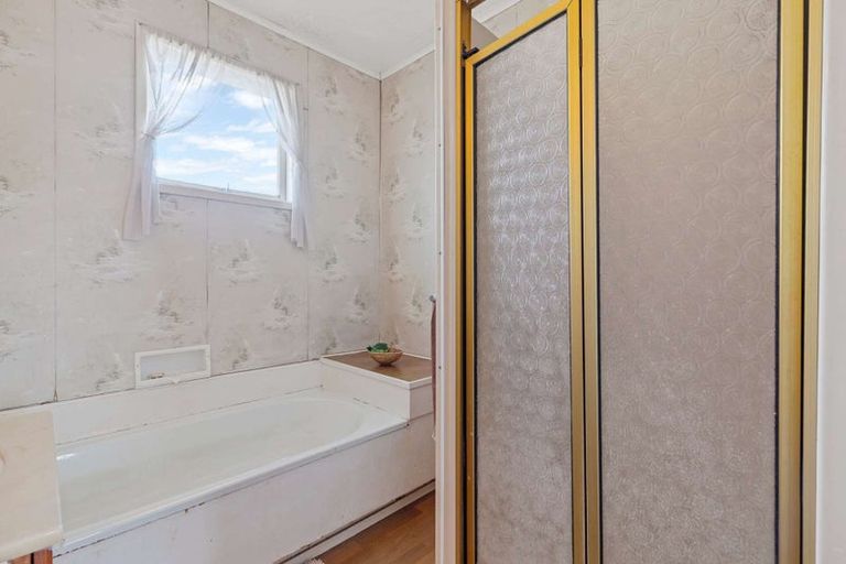 Photo of property in 2/22 Captain Scott Road, Glen Eden, Auckland, 0602