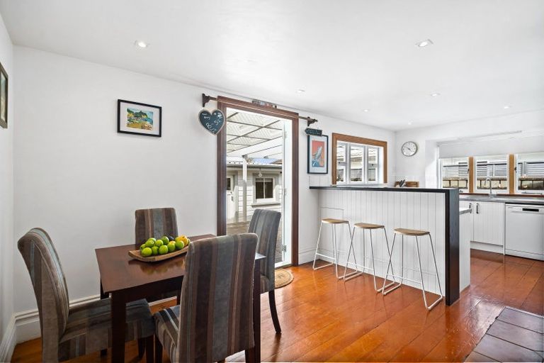 Photo of property in 6 Shortland Street, Regent, Whangarei, 0112