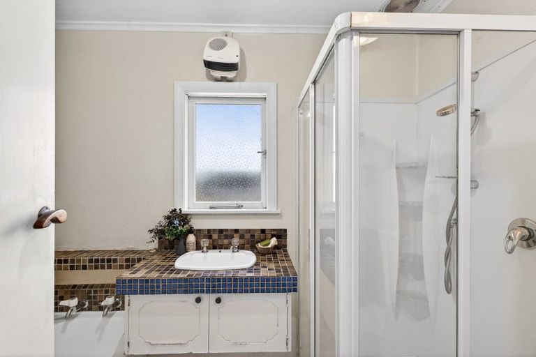 Photo of property in 68 Puketapu Road, Taradale, Napier, 4112