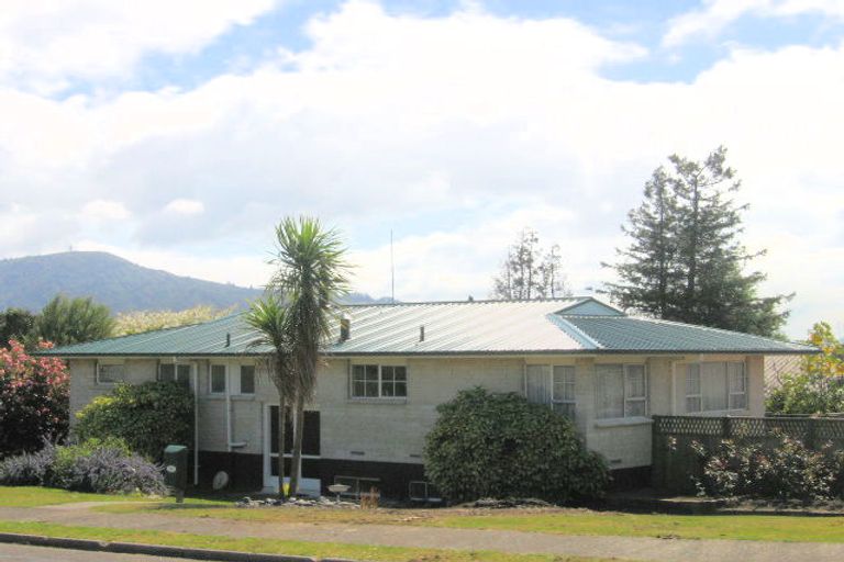 Photo of property in 1 Raniera Place, Springfield, Rotorua, 3015