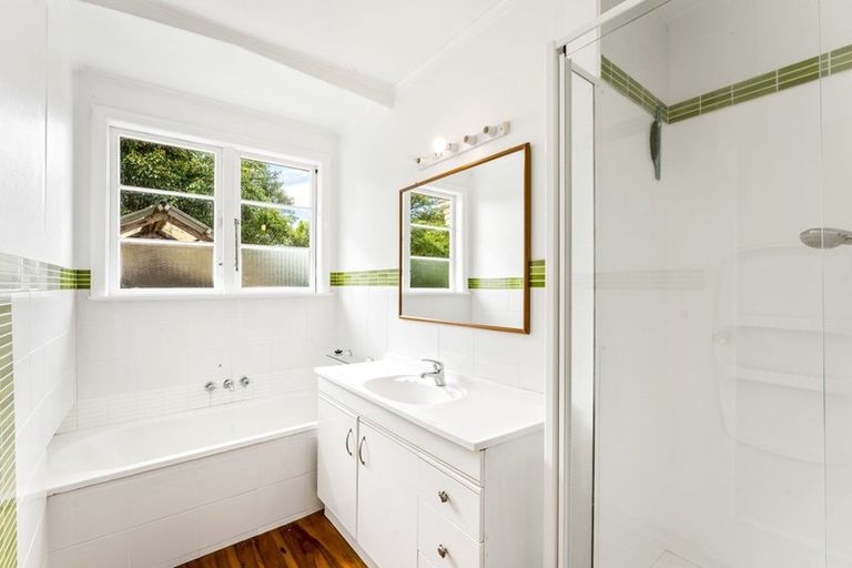 Photo of property in 111 Miromiro Road, Normandale, Lower Hutt, 5010