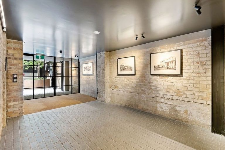 Photo of property in Ford Lofts, 8/15a Augustus Terrace, Parnell, Auckland, 1052
