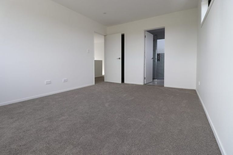 Photo of property in 22 Woven Place, Karaka, Papakura, 2113