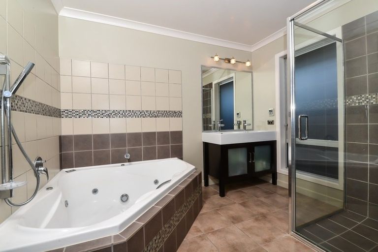 Photo of property in 26 The Esplanade, Huntington, Hamilton, 3210