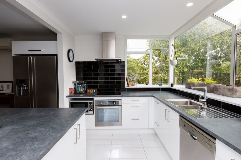 Photo of property in 118 Fitzroy Street, Terrace End, Palmerston North, 4410