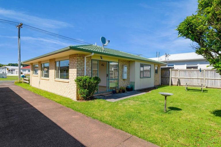Photo of property in 21 Clemow Road, Fitzroy, New Plymouth, 4312