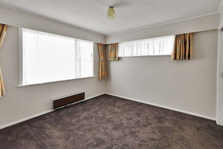 Photo of property in 24 Cypress Drive, Maungaraki, Lower Hutt, 5010