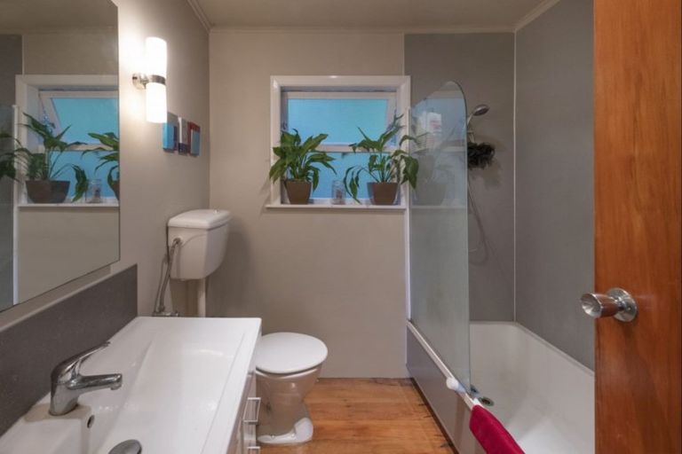 Photo of property in 112 Duncan Terrace, Kilbirnie, Wellington, 6022