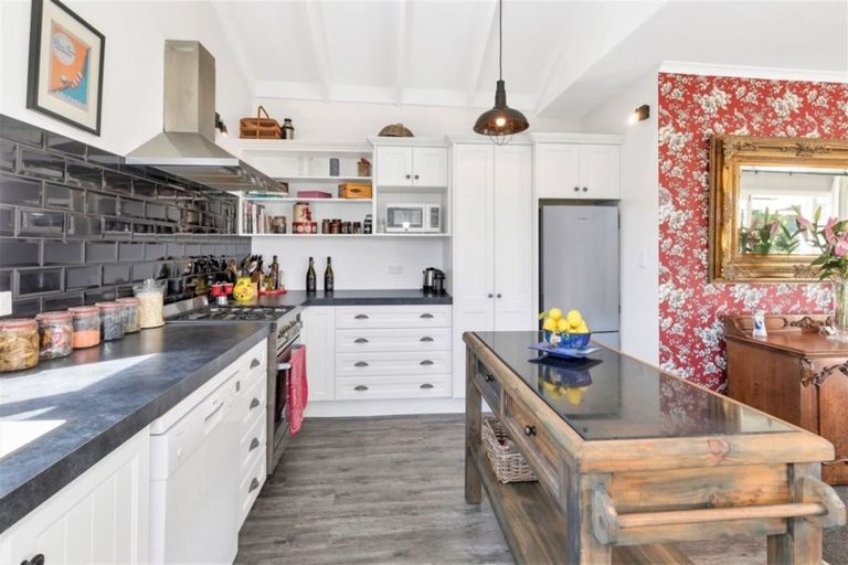 Photo of property in 18 Grierson Avenue, Amberley, 7481