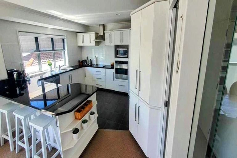 Photo of property in 4a Sunbrae Grove, Mount Maunganui, 3116