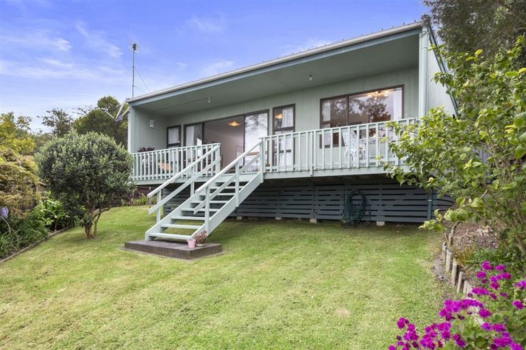Photo of property in 1/67 Browns Bay Road, Browns Bay, Auckland, 0630