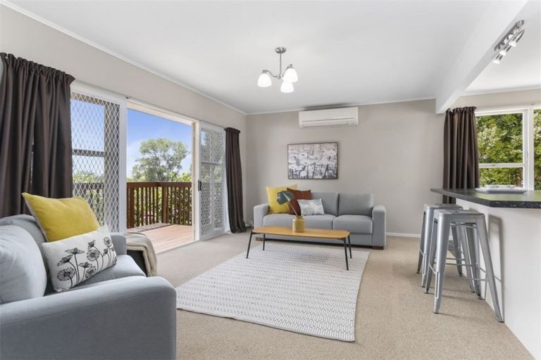 Photo of property in 29 Cron Avenue, Te Atatu South, Auckland, 0610