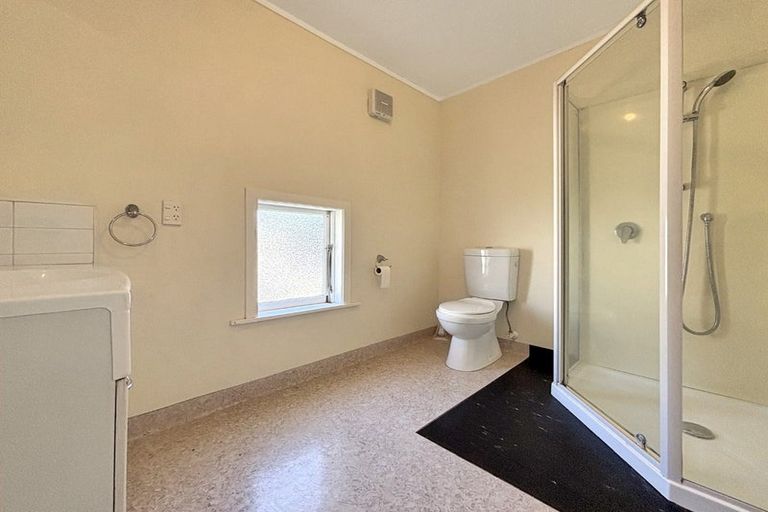 Photo of property in 17 Hankey Street, Mount Cook, Wellington, 6011