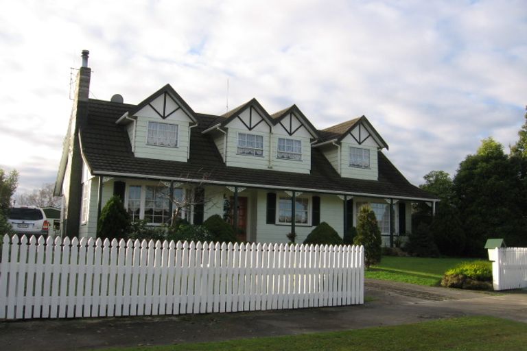 Photo of property in 11 Pinedale Parade, Milson, Palmerston North, 4414
