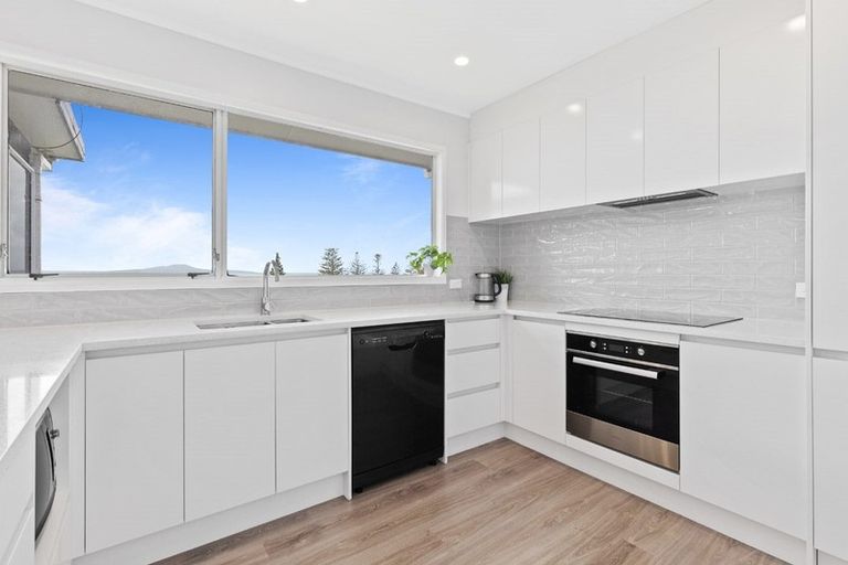 Photo of property in 1/25 Oban Road, Browns Bay, Auckland, 0630