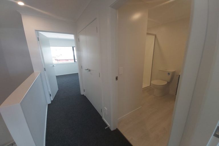 Photo of property in 8 Kauamo Close, Waiwhetu, Lower Hutt, 5010