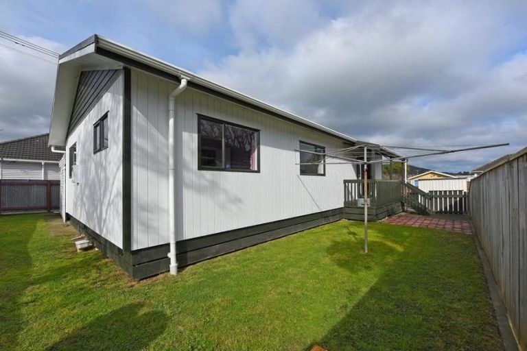 Photo of property in 126 Hewer Crescent, Naenae, Lower Hutt, 5011
