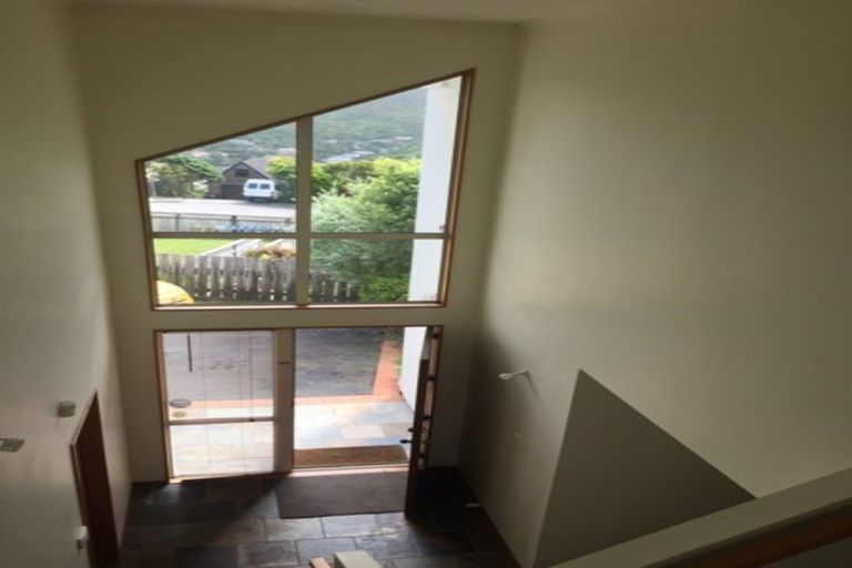 Photo of property in 6 Kapil Grove, Khandallah, Wellington, 6035