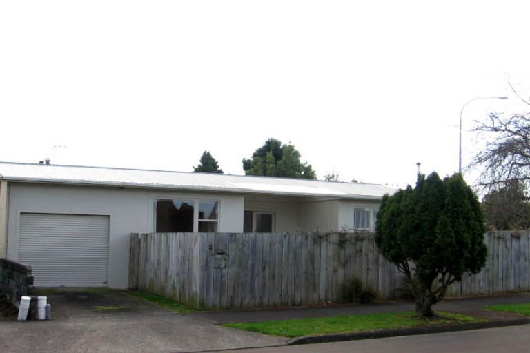 Photo of property in 2 Hartley Place, Awapuni, Palmerston North, 4412