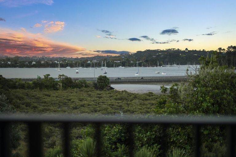 Photo of property in 9 Brolly Lane, Hobsonville, Auckland, 0616