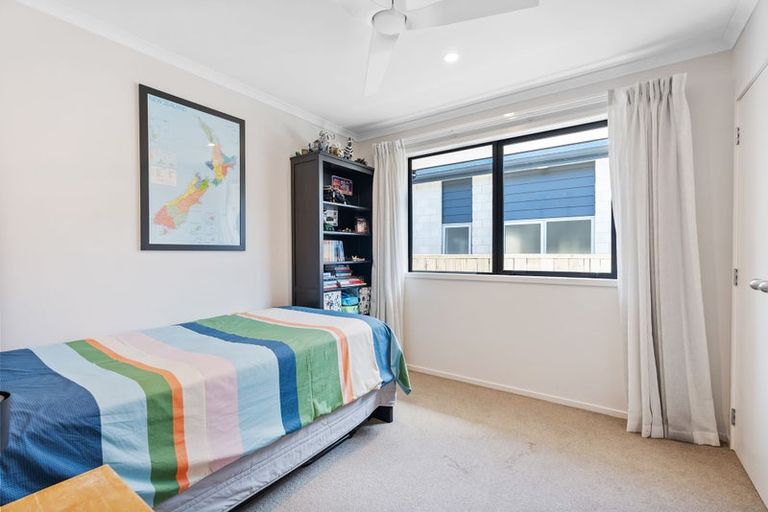 Photo of property in 24 Barbados Way, One Tree Point, 0118