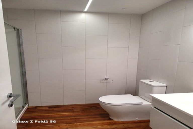 Photo of property in 1 Tiki Street, New Lynn, Auckland, 0600