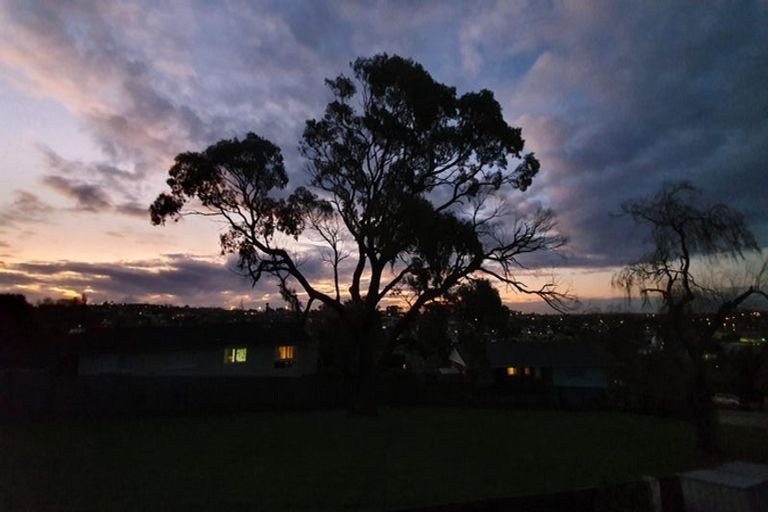 Photo of property in 36 Jade Avenue, Pakuranga Heights, Auckland, 2010