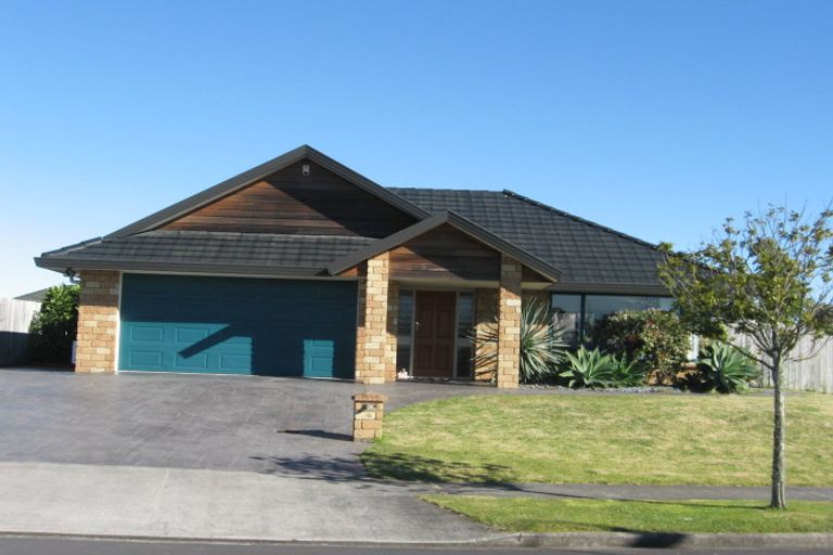 Photo of property in 9 Crannog Fen, Wattle Downs, Auckland, 2103