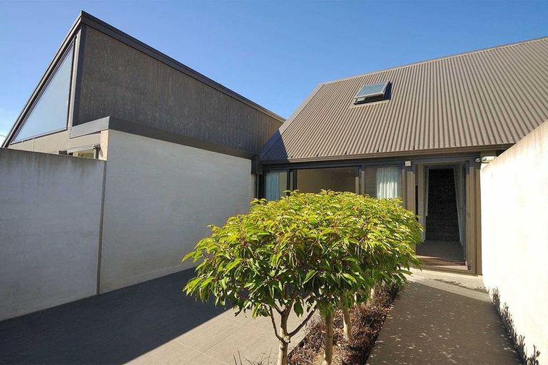 Photo of property in 20/10 North Avon Road, Richmond, Christchurch, 8013